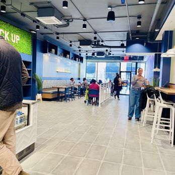 Just Salad - Nice space with seating - Salad Near Me - Brooklyn, New York Just Salad - Nice space with seating - Salad Near Me - Brooklyn, New York