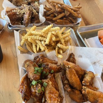 Fire Wings - Garlic fries, seasoned fries, peanut butter flavor wings, salt and pepper wings, buffalo wings, sweet chili wings! All soooo good! - Chicken Wings Near Me - Sacramento, California
