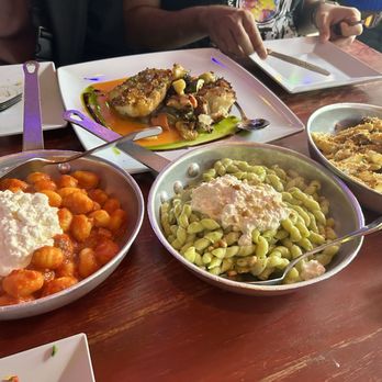 Carmelina's - Gnocchi al Forno, Tonno con Pesto Siciliano e Fusilli, Wild Mushroom Penne, Pesce Pistachio - Italian Near Me - Boston, Massachusetts