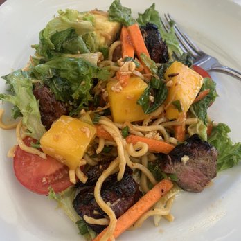 Houston's Restaurant - Thai Steak and Noodle Salad Lunch - American Near Me - Pompano Beach, Florida