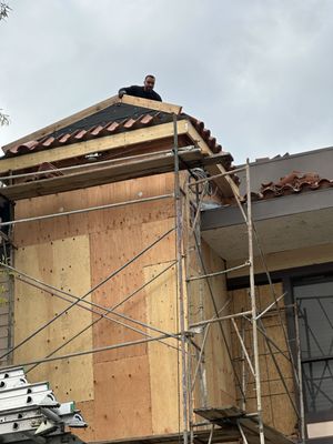 Frank Delgado Roofing Logo