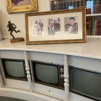 LBJ Presidential Library - Libraries Near Me - Austin, Texas