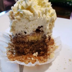 My Sweet Little Bake Shop - Banana filling in sugar-free banana pudding cupcake!