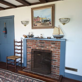 Cove House Rentals - Living room - Vacation Rentals Near Me - Orleans, Massachusetts Cove House Rentals - Living room - Vacation Rentals Near Me - Orleans, Massachusetts