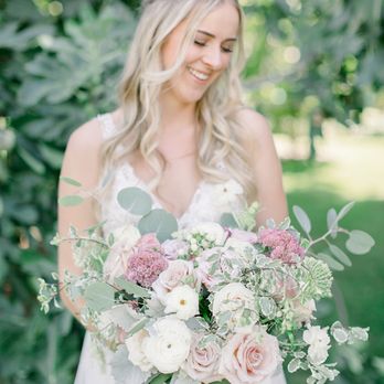 CH&LER - Soft, heavily textured bridal bouquet - Florists Near Me CH&LER - Soft, heavily textured bridal bouquet - Florists Near Me