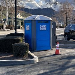 Vincent Grade/ Acton Metrolink Station - Bathrooms