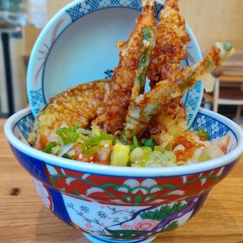 Tendon Kohaku - Sashimi aimori tendon bowl - half chirashi and half assorted tempura - Japanese Near Me - Vancouver, British Columbia Tendon Kohaku - Sashimi aimori tendon bowl - half chirashi and half assorted tempura - Japanese Near Me - Vancouver, British Columbia