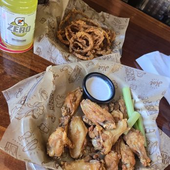 The Kickin Chicken - I ordered the wings and the onion strings. Onions drinks were amazing the wings were killed - Sports Bars Near Me - Johns Island, South Carolina The Kickin Chicken - I ordered the wings and the onion strings. Onions drinks were amazing the wings were killed - Sports Bars Near Me - Johns Island, South Carolina