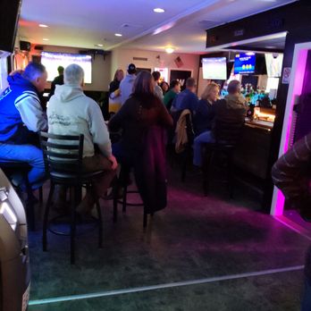 ShanSki’s Valley Pub - Sports Bars Near Me - Methuen, Massachusetts