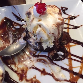 Dave & Buster's Ala Moana - I thought I would have to make my own dessert! - Arcades Near Me - Honolulu, Hawaii Dave & Buster's Ala Moana - I thought I would have to make my own dessert! - Arcades Near Me - Honolulu, Hawaii