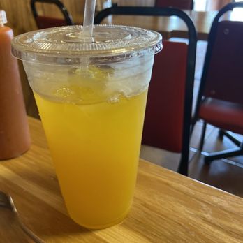 Los Tres Cochinitos Restaurant - Mexican Near Me - Los Angeles, California