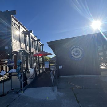 Marina Seafood Dockside Patio - Entrance - Seafood Near Me - Berkeley, California