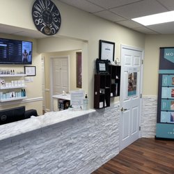 En Vogue Medi-Spa - The Front Desk Area