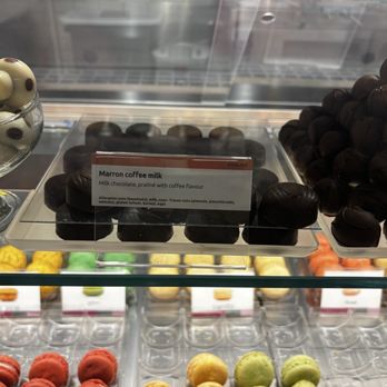 Le Macaron French Pastries - Chocolates - Coffee & Tea Near Me - Thousand Oaks, California Le Macaron French Pastries - Chocolates - Coffee & Tea Near Me - Thousand Oaks, California