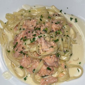 Sotto Mare - Fettuccine With Smoked Salmon - Seafood Near Me - San Francisco, California Sotto Mare - Fettuccine With Smoked Salmon - Seafood Near Me - San Francisco, California