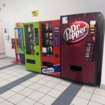 Supreme Laundry & Cleaners - Vending machine - Laundromat Near Me - El Paso, Texas Supreme Laundry & Cleaners - Vending machine - Laundromat Near Me - El Paso, Texas