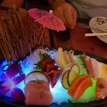 Fancy Q Sushi & Thai - Sashimi appetizer, delicious! - Sushi Bars Near Me - Apopka, Florida