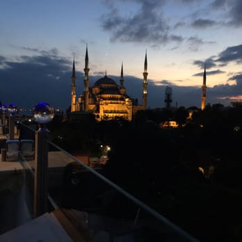 Seven Hills Seafood Restaurant - View of the Blue Mosque at night - Seafood Near Me - Istanbul, 34 Seven Hills Seafood Restaurant - View of the Blue Mosque at night - Seafood Near Me - Istanbul, 34
