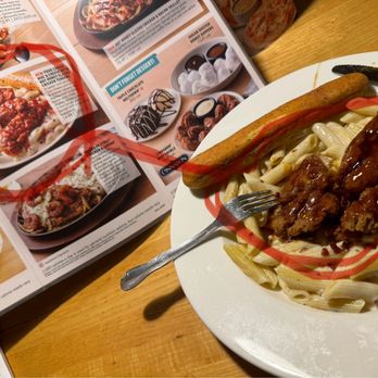 Applebee's Grill + Bar - My Four Cheese Mac & Cheese with Hot Honey Glaze Chicken Tenders - nothing like pic & BROWN - disgusting. - Sports Bars Near Me - Greer, South Carolina