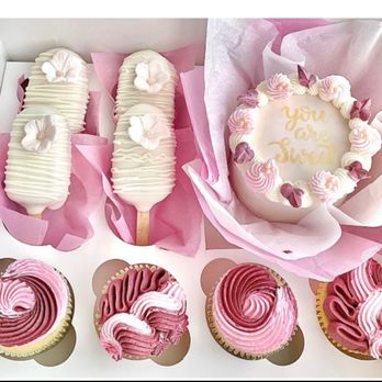 SuzyBakes - Bento box - Custom Cakes Near Me SuzyBakes - Bento box - Custom Cakes Near Me