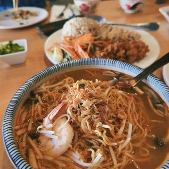 Luck Gai Cafe - Tom Yum (16 Ounce) with Noodle - Chicken Shop Near Me - Anaheim, California