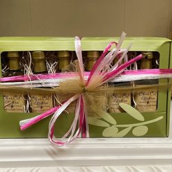 Olive Oil Etcetera - A 6 pack selection of 60 ml sample size bottles of oil and vinegar in a green gift box