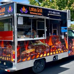 Novato Community Farmers Market - Fresh spring rolls and bahn mi
