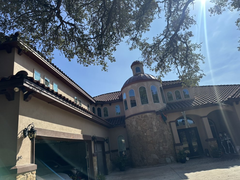 Slide of Pepe's Roofing