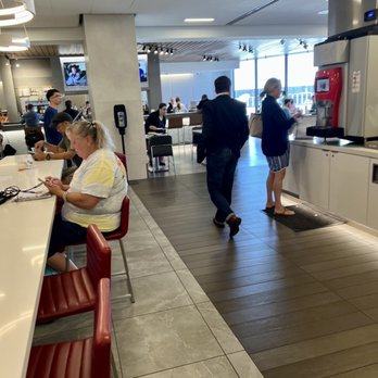 Admirals Club - Concourse H/K - Airport Lounges Near Me - Chicago, Illinois Admirals Club - Concourse H/K - Airport Lounges Near Me - Chicago, Illinois