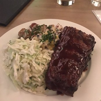 Earls Kitchen + Bar - BBQ ribs - Cocktail Bars Near Me - Plano, Texas