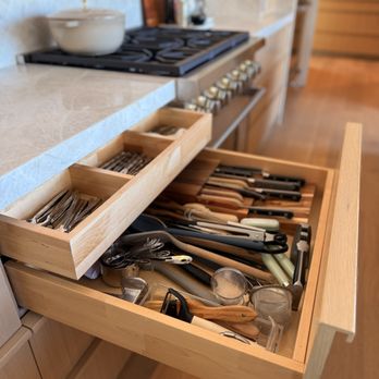 Lobos Kitchen and Closets - Custom kitchen white oak finish - Cabinetry Near Me - El Monte, California Lobos Kitchen and Closets - Custom kitchen white oak finish - Cabinetry Near Me - El Monte, California