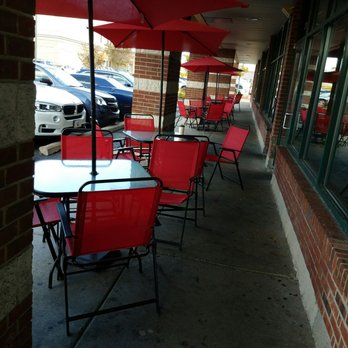 Lava Java Cafe - Outdoor Seating area - Pizza Near Me - Dearborn, Michigan