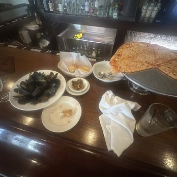 Ana Restaurant - Cheese Pizza Garlic Bread with Cheese Zuppa Di Mussels - Italian Near Me - Warwick, New York Ana Restaurant - Cheese Pizza Garlic Bread with Cheese Zuppa Di Mussels - Italian Near Me - Warwick, New York