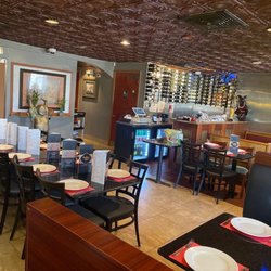 India's Grill Tampa - Is eating area inside