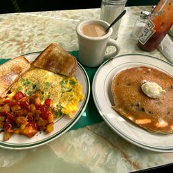 Quaker Diner - Eastern Omelet & Blueberry Pancakes