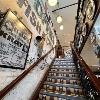 Poppies - Interiors - Fish & Chips Near Me - London, XGL Poppies - Interiors - Fish & Chips Near Me - London, XGL