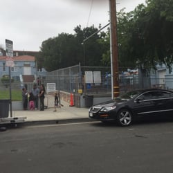 Point Fermin Elementary School - Outside of the school