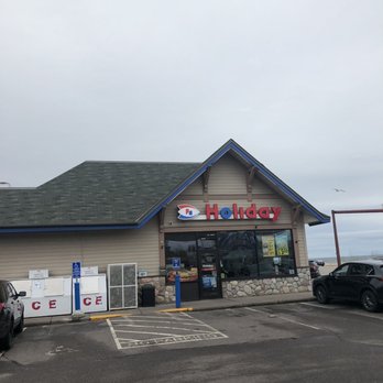 Holiday Station Store - the front of the store - Convenience Stores Near Me - Duluth, Minnesota