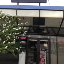 Storefront faces Bandera rd