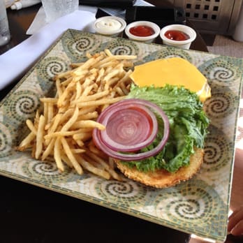Cascade Restaurant - Cheeseburger with fries - French Near Me - Coral Gables, Florida