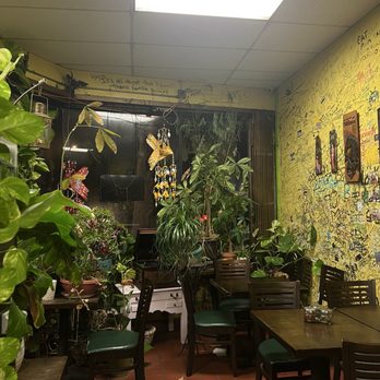 Poom Thai Cuisine - Seating - Thai Near Me - Santa Monica, California