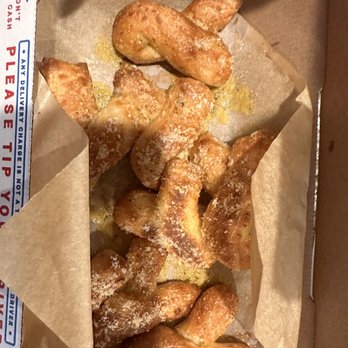 Domino's Pizza - a box of doughnuts - Pizza Near Me - Key West, Florida Domino's Pizza - a box of doughnuts - Pizza Near Me - Key West, Florida