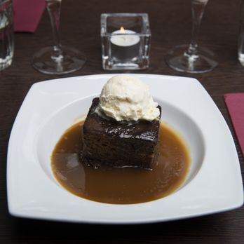 Park Kitchen Restaurant - Sticky toffee pudding with vanilla ice cream - Bars Near Me - London, XGL