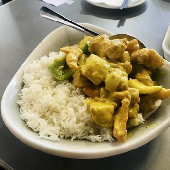 Yep Kitchen - 809. Curry Chicken on Rice - Juice Bars & Smoothies Near Me - Chicago, Illinois