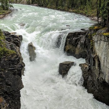 Sunwapta Falls - Sunwapta Falls - Hiking Near Me - Jasper, Alberta