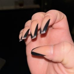 Win Nails and Spa