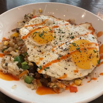 Maplewood Kitchen and Bar - Breakfast Chicken Hash - Breakfast & Brunch Near Me - Cincinnati, Ohio Maplewood Kitchen and Bar - Breakfast Chicken Hash - Breakfast & Brunch Near Me - Cincinnati, Ohio