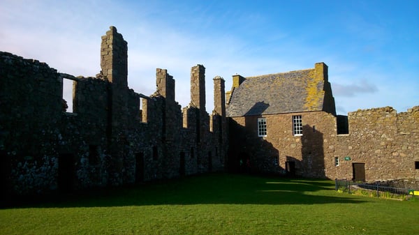 Dunnottar Castle by null