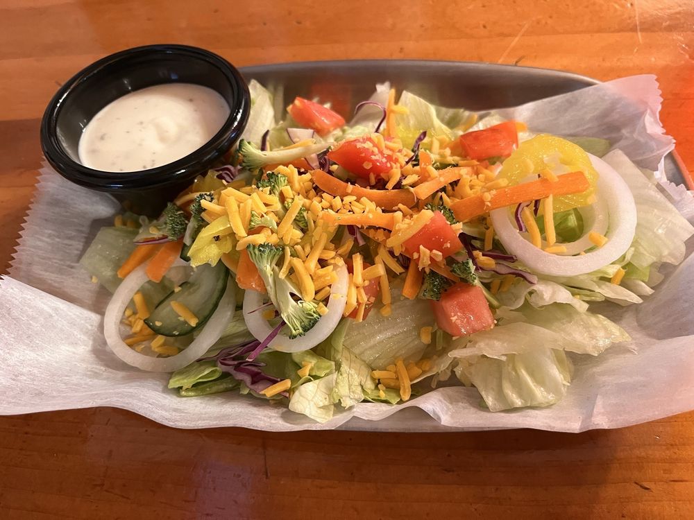Texas Max Wing & Burger Logo