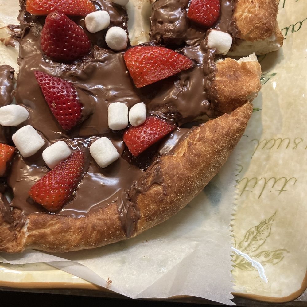 Nutella and Berries fruit pizza! Nutella and Berries fruit pizza!